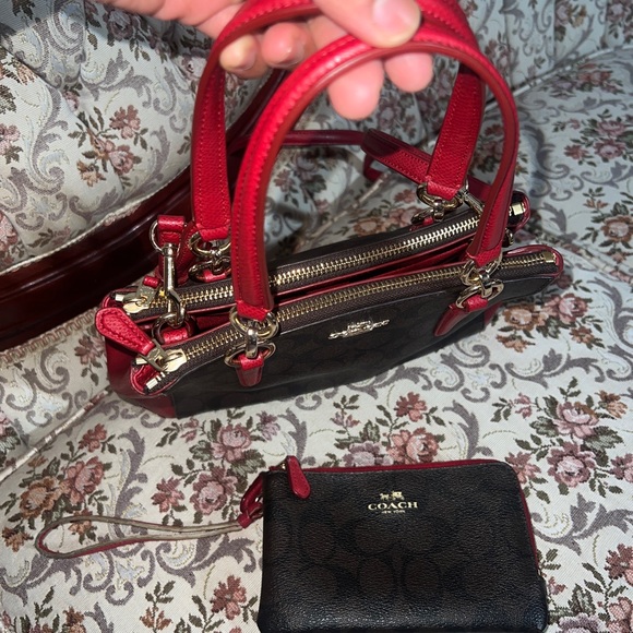 Authentic Coach Small Two way bag and go zippy wallet.Both are Good Condition - Picture 7 of 12